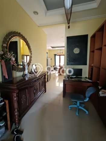 Rumah di Wiyung, Luas 246m², Bangunan 323m² Rumah di Wiyung, Luas 246m², Bangunan 323m²