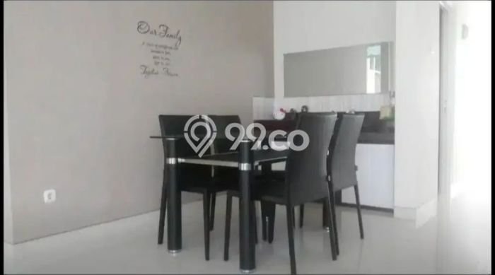 Rumah PREMIUM di Sukolilo, Surabaya, Luas 162m² LB 210m² HARGA TERBAIK! Rumah PREMIUM di Sukolilo, Surabaya, Luas 162m² LB 210m² HARGA TERBAIK!