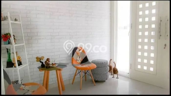 Rumah PREMIUM di Sukolilo, Surabaya, Luas 162m² LB 210m² HARGA TERBAIK! Rumah PREMIUM di Sukolilo, Surabaya, Luas 162m² LB 210m² HARGA TERBAIK!