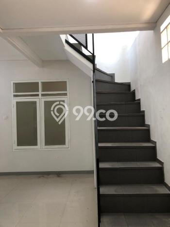 Rumah Luas Asri 5 KT Siap Pakai di Taman Holis Indah Bandung Rumah Luas Asri 5 KT Siap Pakai di Taman Holis Indah Bandung