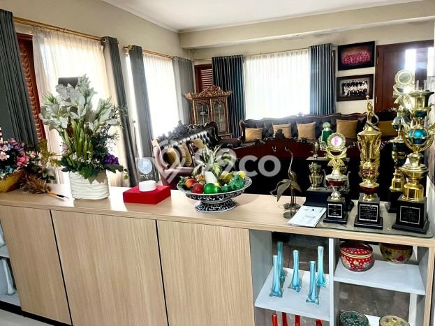 Rumah Elit Modern Tanpa Renovasi di Gunung Batu Bandung Rumah Elit Modern Tanpa Renovasi di Gunung Batu Bandung