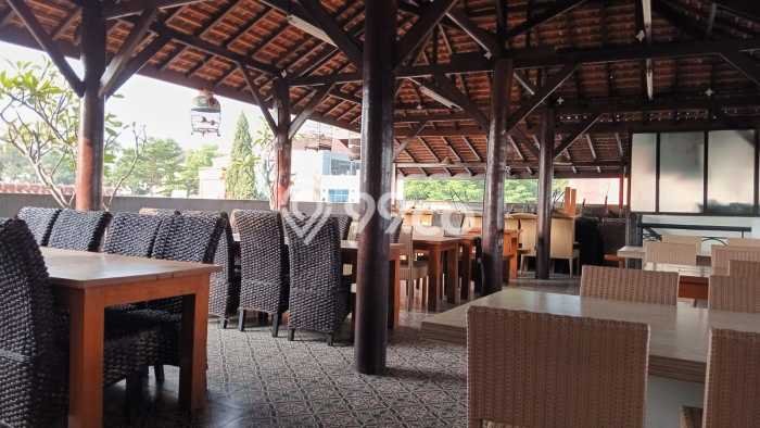 Unit Komersial Dijual di Bandung LT 300m2 & LB 550m2 Unit Komersial Dijual di Bandung LT 300m2 & LB 550m2
