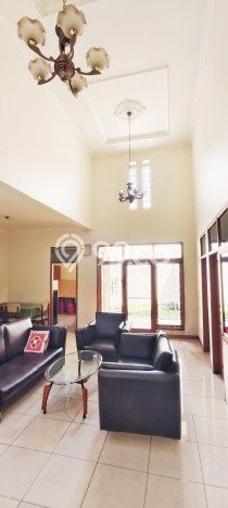 Ready to Use! Luxury House LT 187m2 Desain Modern di Mekar Wangi Ready to Use! Luxury House LT 187m2 Desain Modern di Mekar Wangi
