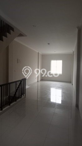 Ruko Dijual di Jakarta Barat LT 67m2 & LB 236m2 Lokasi Terbaik! Ruko Dijual di Jakarta Barat LT 67m2 & LB 236m2 Lokasi Terbaik!
