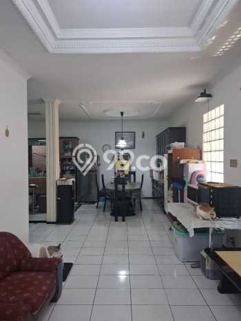 Dijual Rumah Luas Elegan Dengan View Cantik di Duri Kosambi, Jakarta Barat Dijual Rumah Luas Elegan Dengan View Cantik di Duri Kosambi, Jakarta Barat