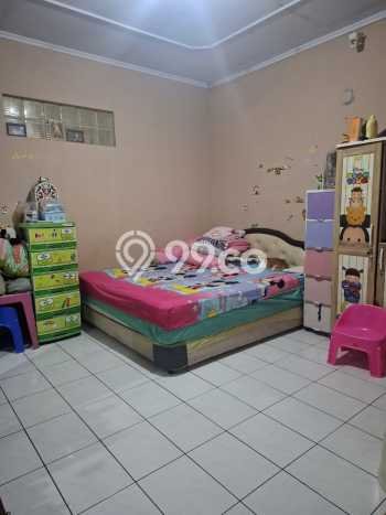 Dijual Rumah Luas Elegan Dengan View Cantik di Duri Kosambi, Jakarta Barat Dijual Rumah Luas Elegan Dengan View Cantik di Duri Kosambi, Jakarta Barat