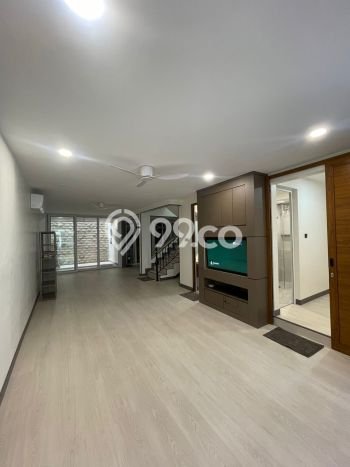Jual Rumah Luas Megah Dengan View Eksklusif di Pluit, Jakarta Utara Jual Rumah Luas Megah Dengan View Eksklusif di Pluit, Jakarta Utara
