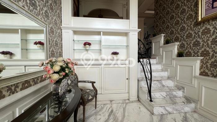 Rumah Luxury Modern Tanpa Renovasi di Taman Grisenda Jakarta Utara Rumah Luxury Modern Tanpa Renovasi di Taman Grisenda Jakarta Utara