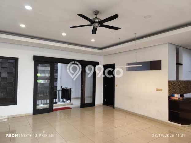 Dijual Rumah Luas Elegan Dengan View Cantik di Taman Grisenda, Jakarta Utara Dijual Rumah Luas Elegan Dengan View Cantik di Taman Grisenda, Jakarta Utara