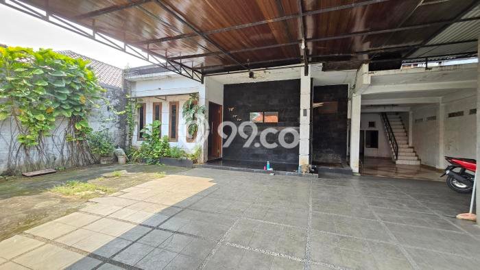 Rumah Luxury Modern Tanpa Renovasi di Joglo Jakarta Barat Rumah Luxury Modern Tanpa Renovasi di Joglo Jakarta Barat