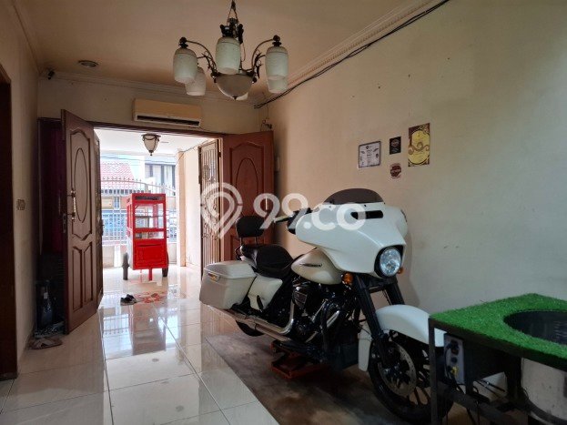 Hunian Cantik Minimalis Lb 150m2 di Kelapa Gading, Jakarta Utara Hunian Cantik Minimalis Lb 150m2 di Kelapa Gading, Jakarta Utara