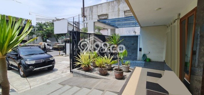 Siap Huni Rumah Mewah 5 Kamar di Semarang Timur Dekat ke Mana Saja Siap Huni Rumah Mewah 5 Kamar di Semarang Timur Dekat ke Mana Saja