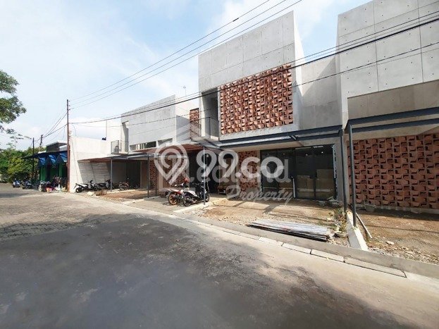 Dijual Rumah Premium dengan Fasilitas Sekitar Lengkap di Candisari, Semarang Dijual Rumah Premium dengan Fasilitas Sekitar Lengkap di Candisari, Semarang