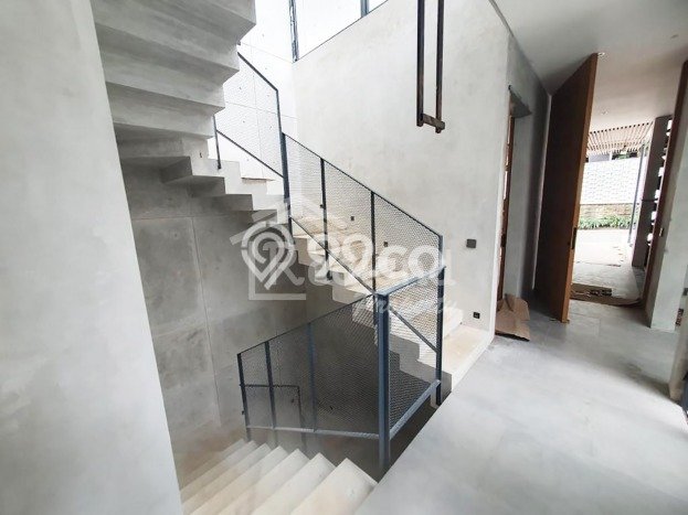 Dijual Rumah Premium dengan Fasilitas Sekitar Lengkap di Candisari, Semarang Dijual Rumah Premium dengan Fasilitas Sekitar Lengkap di Candisari, Semarang