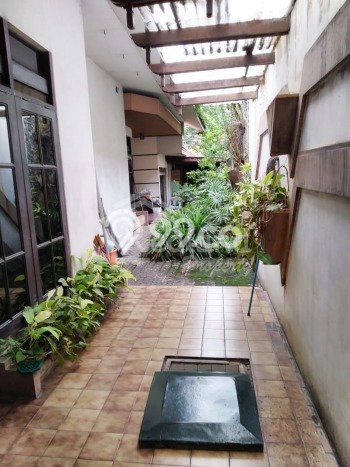 Ready to Use! Luxury House LT 438m2 Desain Elegan di Wonodri Ready to Use! Luxury House LT 438m2 Desain Elegan di Wonodri