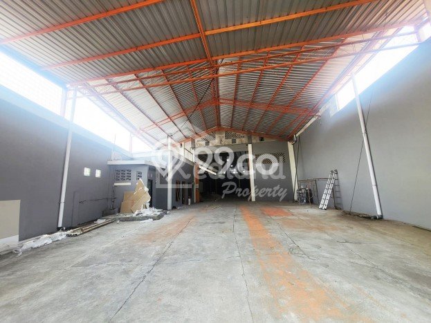 Unit Gudang Disewakan di Kartosuro di Area Ramai & Strategis Unit Gudang Disewakan di Kartosuro di Area Ramai & Strategis