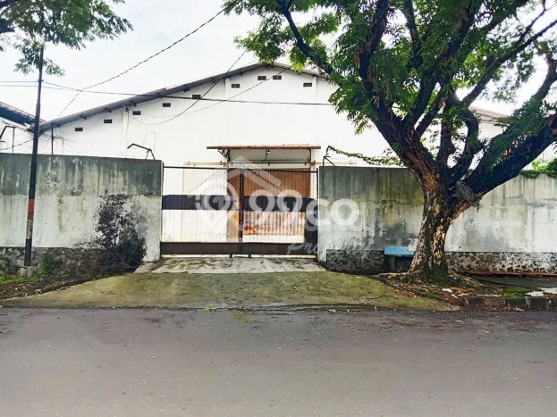 LOKASI STRATEGIS! Gudang Kawasan Ngaliyan, Luas 1350m², Area Potensial LOKASI STRATEGIS! Gudang Kawasan Ngaliyan, Luas 1350m², Area Potensial