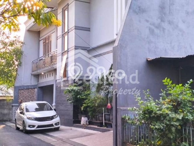 Rumah Kost untuk Dijual di Semarang Selatan dengan 16 KT, 5 KM, Luas 434m2 Rumah Kost untuk Dijual di Semarang Selatan dengan 16 KT, 5 KM, Luas 434m2