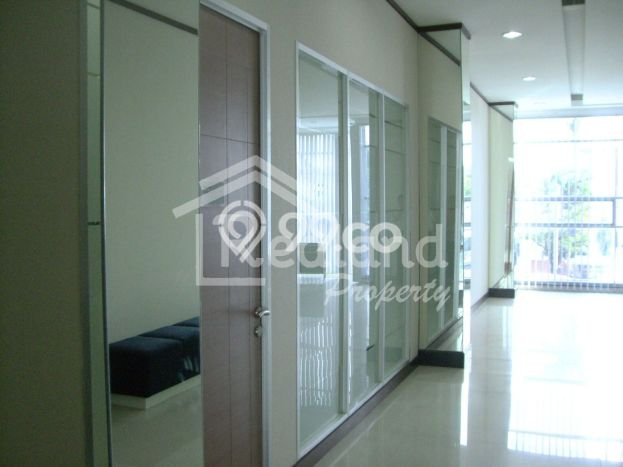 Komersial Dijual di Semarang Tengah LT 750m2, LB 1682m2 Solusi Investasi Cerdas Komersial Dijual di Semarang Tengah LT 750m2, LB 1682m2 Solusi Investasi Cerdas