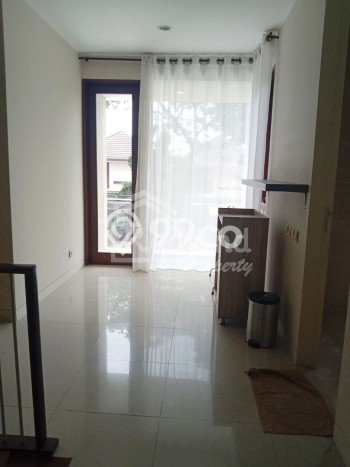 Sewa Rumah Harga Terjangkau di Bukit Sari Semarang Punya 5 Kamar Tidur Sewa Rumah Harga Terjangkau di Bukit Sari Semarang Punya 5 Kamar Tidur