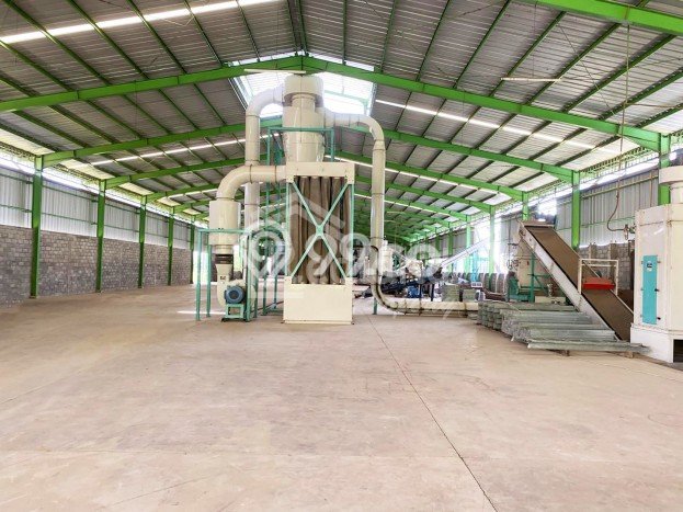Area Ramai! Gudang Dijual di Bawen untuk Bisnis Luas Bangunan 5000m2 Area Ramai! Gudang Dijual di Bawen untuk Bisnis Luas Bangunan 5000m2