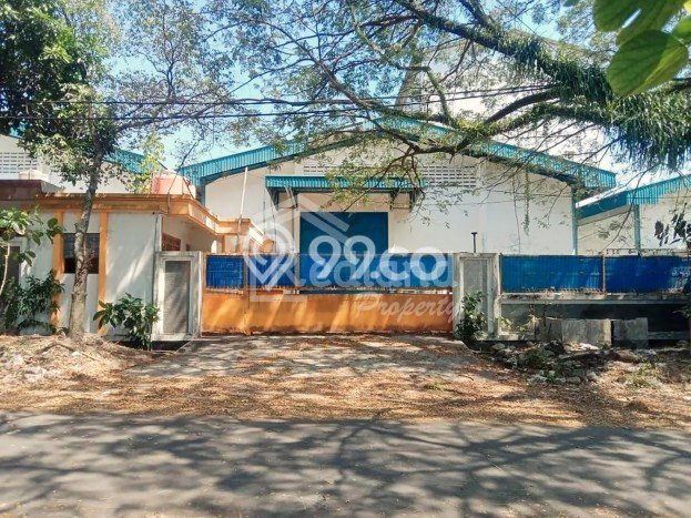 Area Ramai! Gudang Dijual di Ngaliyan untuk Bisnis Luas Bangunan 612m2 Area Ramai! Gudang Dijual di Ngaliyan untuk Bisnis Luas Bangunan 612m2