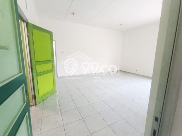 LOKASI TERBAIK! Gudang Kawasan Ngaliyan, Luas 1000m², Lokasi Strategis LOKASI TERBAIK! Gudang Kawasan Ngaliyan, Luas 1000m², Lokasi Strategis