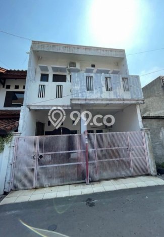 Rumah Luas Asri 4 KT Siap Pakai di Pondok Bambu Jakarta Timur Rumah Luas Asri 4 KT Siap Pakai di Pondok Bambu Jakarta Timur