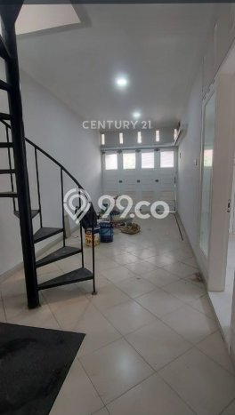Siap Huni Rumah Mewah 5 Kamar di Tebet Dekat ke Mana Pun Siap Huni Rumah Mewah 5 Kamar di Tebet Dekat ke Mana Pun