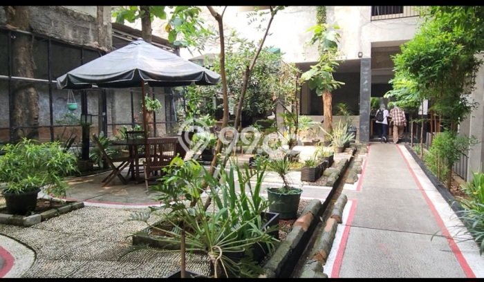 Rumah Elit LB 3500m2 Siap Huni Desain Elegan di Bintaro, Tangerang Selatan Rumah Elit LB 3500m2 Siap Huni Desain Elegan di Bintaro, Tangerang Selatan