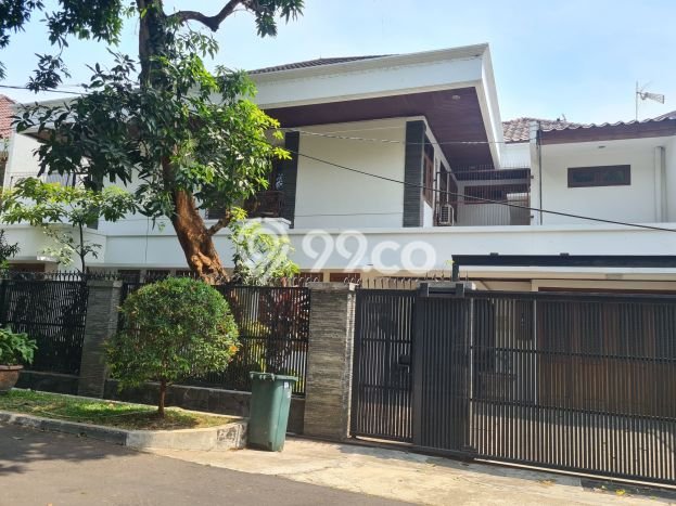 Rumah Luxury Modern Tanpa Renovasi di Menteng Dalam Jakarta Selatan Rumah Luxury Modern Tanpa Renovasi di Menteng Dalam Jakarta Selatan