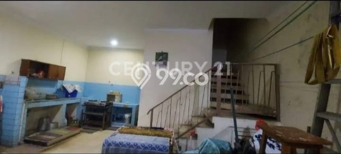 Rumah Luas Asri 5 KT Siap Huni di Kramat Jakarta Pusat Rumah Luas Asri 5 KT Siap Huni di Kramat Jakarta Pusat