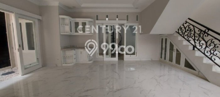 Siap Huni Rumah Mewah 5 Kamar di Tebet Dekat ke Mana Pun Siap Huni Rumah Mewah 5 Kamar di Tebet Dekat ke Mana Pun
