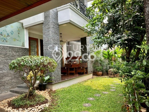 Siap Huni Rumah Mewah 6 Kamar di Pancoran Dekat ke Mana Pun Siap Huni Rumah Mewah 6 Kamar di Pancoran Dekat ke Mana Pun