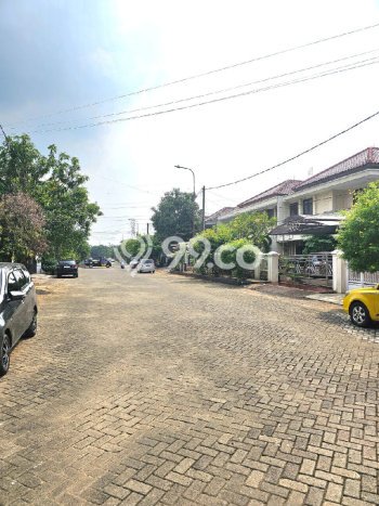 Rumah Mewah Akses Mudah di Jakarta Timur Rumah Mewah Akses Mudah di Jakarta Timur