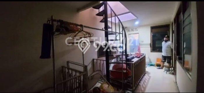 Rumah Luas Asri 5 KT Siap Huni di Kramat Jakarta Pusat Rumah Luas Asri 5 KT Siap Huni di Kramat Jakarta Pusat