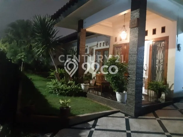 Siap Huni Rumah Mewah 5 Kamar di Kramat Jati Dekat ke Mana Pun Siap Huni Rumah Mewah 5 Kamar di Kramat Jati Dekat ke Mana Pun