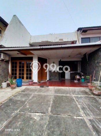 Rumah Elit Modern Tanpa Renovasi di Duri Kepa Jakarta Barat Rumah Elit Modern Tanpa Renovasi di Duri Kepa Jakarta Barat