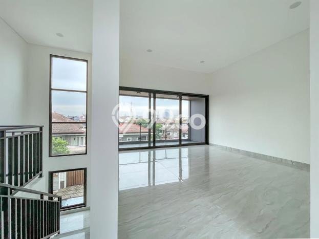 Ready to Use! Luxury House LT 119m2 Desain Modern di Kedoya Baru Ready to Use! Luxury House LT 119m2 Desain Modern di Kedoya Baru