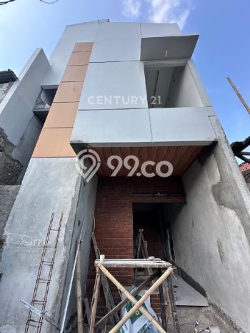 Dijual Rumah Eksklusif 2 KT di Utan Kayu, Jakarta Timur Dijual Rumah Eksklusif 2 KT di Utan Kayu, Jakarta Timur