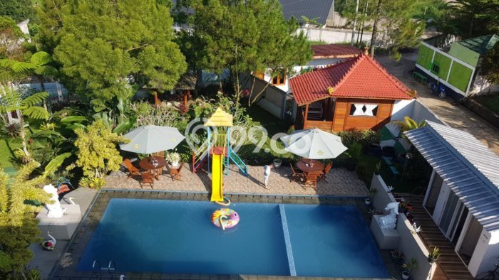Siap Huni Rumah Mewah 6 Kamar di Megamendung Dekat ke Mana Saja Siap Huni Rumah Mewah 6 Kamar di Megamendung Dekat ke Mana Saja