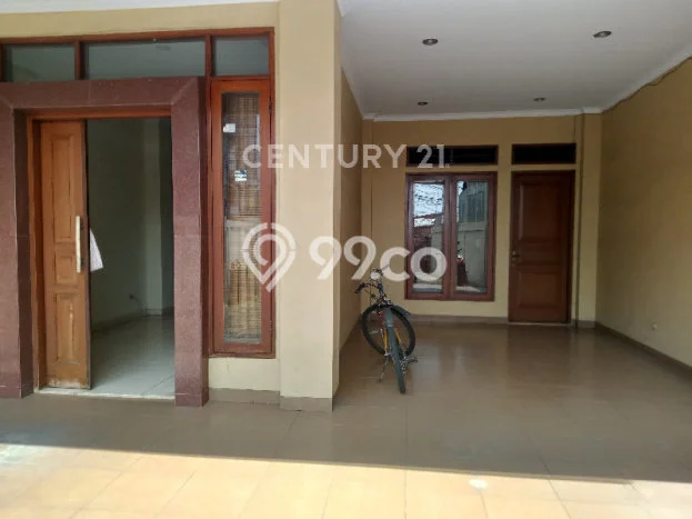 Disewakan Rumah Murah di Utan Kayu Jakarta Timur Punya 4 KT Disewakan Rumah Murah di Utan Kayu Jakarta Timur Punya 4 KT