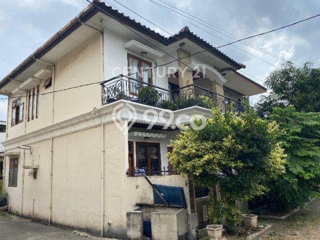 Jual Rumah Luas Elegan Dengan View Cantik di Rawamangun, Jakarta Timur Jual Rumah Luas Elegan Dengan View Cantik di Rawamangun, Jakarta Timur