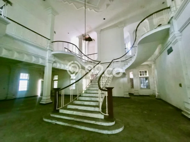 Rumah Mewah Siap Huni LT 2000m2 di Mulyorejo, Surabaya Rumah Mewah Siap Huni LT 2000m2 di Mulyorejo, Surabaya