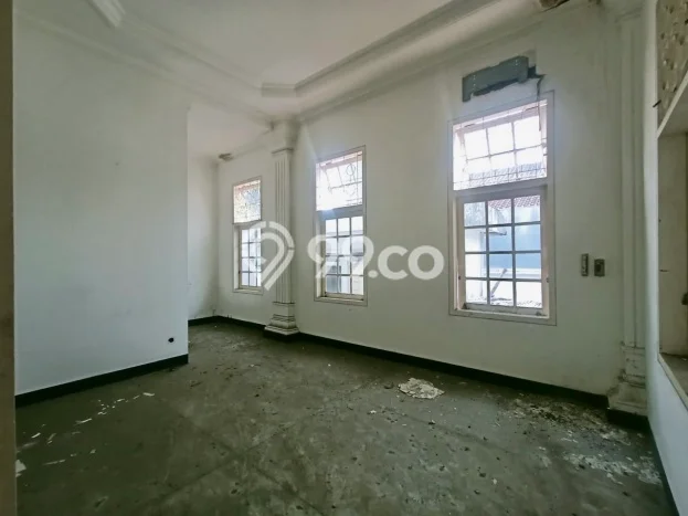 Rumah Mewah Siap Huni LT 2000m2 di Mulyorejo, Surabaya Rumah Mewah Siap Huni LT 2000m2 di Mulyorejo, Surabaya
