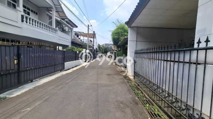 For Sale! Luxury House LT 309m2 Desain Modern di Turangga For Sale! Luxury House LT 309m2 Desain Modern di Turangga