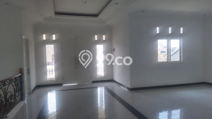 Rumah Mewah Siap Huni LT 168m2 di Pamulang, Tangerang Selatan Rumah Mewah Siap Huni LT 168m2 di Pamulang, Tangerang Selatan