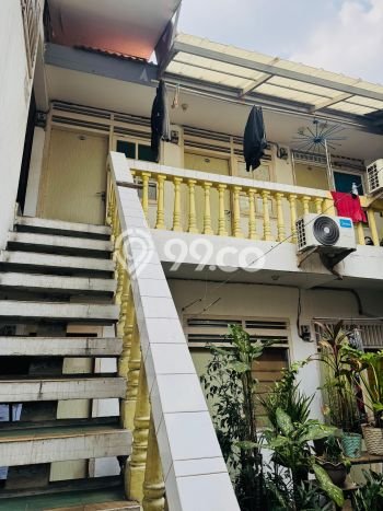 Rumah Kost untuk Dijual di Ciledug dengan 9 KT, 4 KM, Luas 150m2 Rumah Kost untuk Dijual di Ciledug dengan 9 KT, 4 KM, Luas 150m2