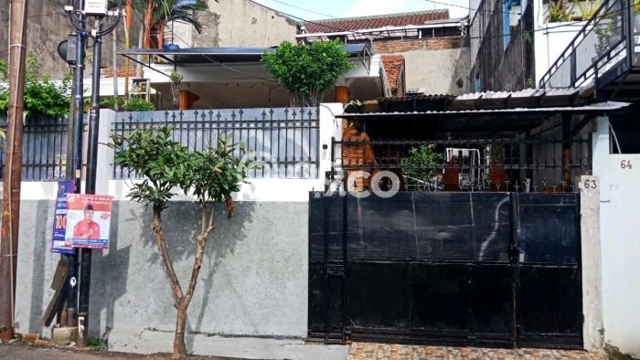 Hunian Mewah Siap Huni LT 280m2 di Kebayoran Lama, Jakarta Selatan Hunian Mewah Siap Huni LT 280m2 di Kebayoran Lama, Jakarta Selatan