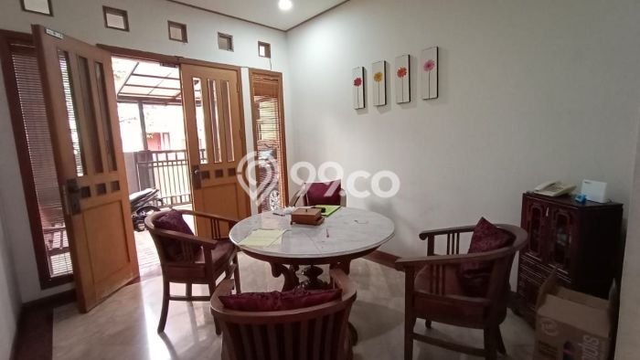 SPECIAL PRICE! Rumah Strategis lokasi Cipaku, LT 352m2m² Bangunan 300m2m² SPECIAL PRICE! Rumah Strategis lokasi Cipaku, LT 352m2m² Bangunan 300m2m²